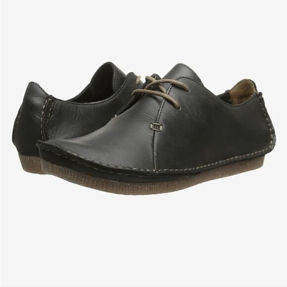 Clarks Janey Mae  - Picture 1 of 8